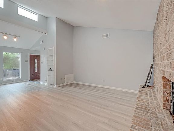 4th image of 10710 Sandpiper Dr