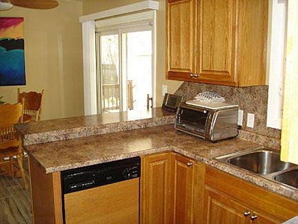 3rd image of 5874 Glenbrook Ave SE