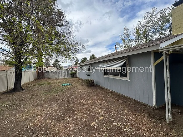 1316 Stanford Dr — Photo 22