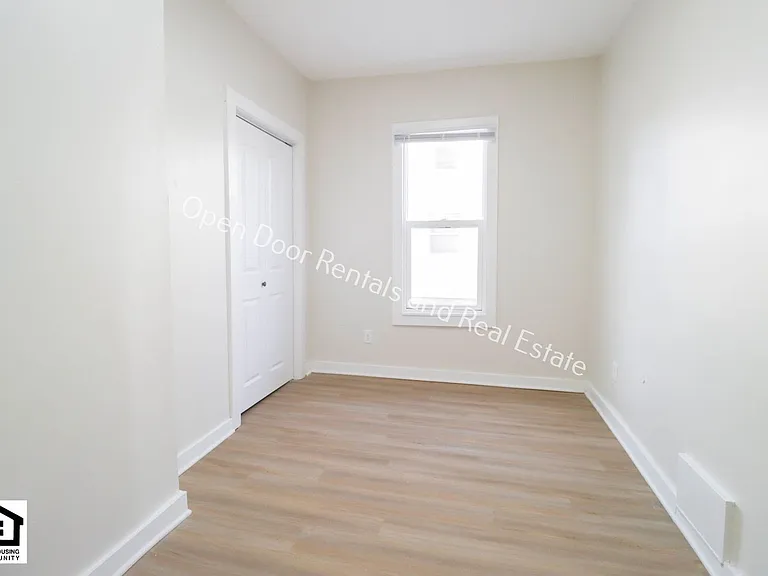 2323 Fox Ave — Photo 10