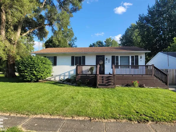 107 Cherry St, Corunna, MI 48817