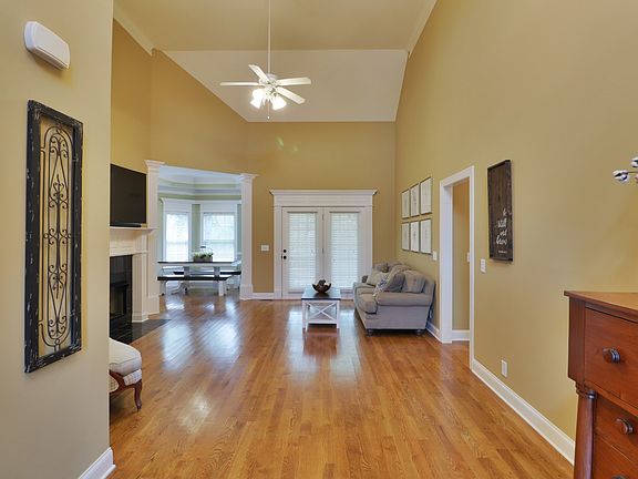 4th image of 3323 Shady Forest Dr