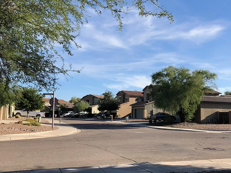 8401 N Crested Quail Dr — Photo 2