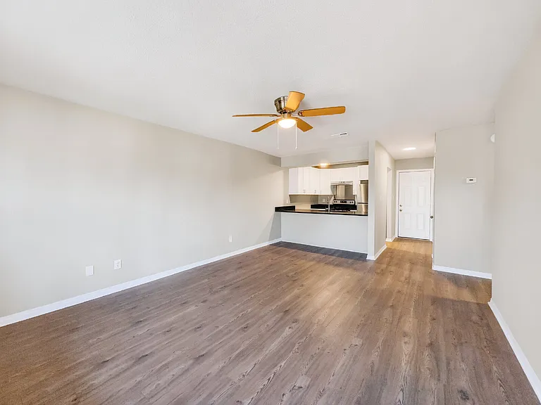 512 Landview St #D — Photo 7