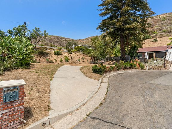 4th image of 235 Grandridge Ct