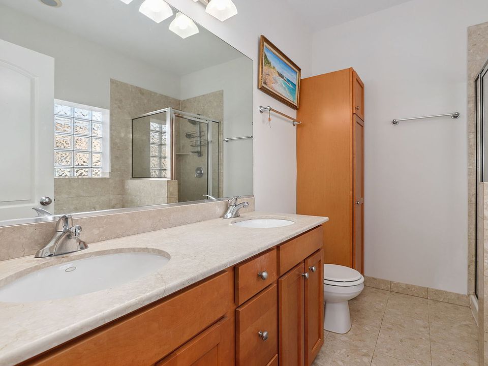 2nd image of 4711 N Malden St APT 3N