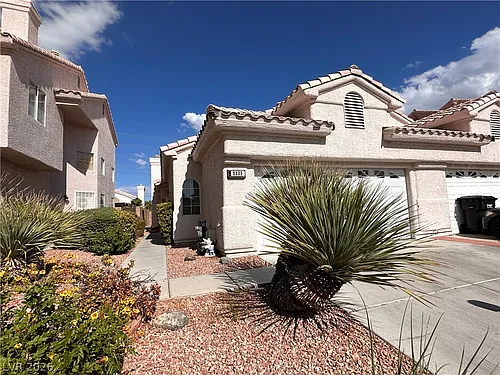 5323 Heatherbrook Cir Photo 1