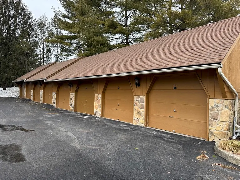 35 Valley Stream Ln #35 — Photo 3