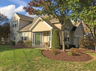 37 Tupelo Ln, Langhorne, PA 19047