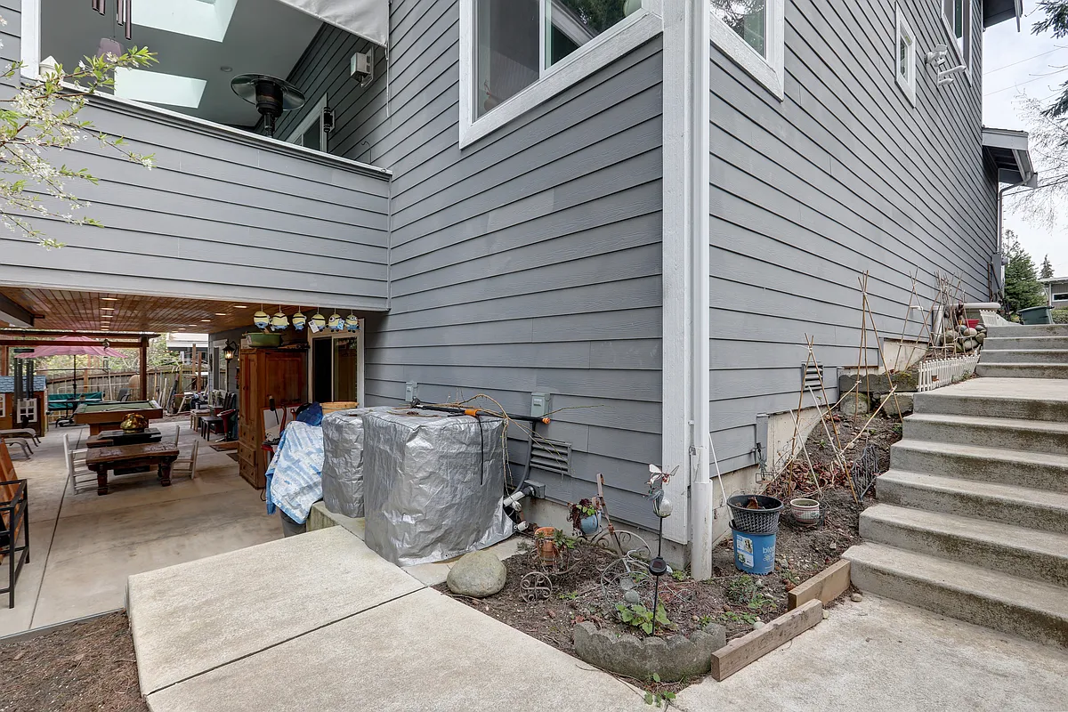 Building Photo - 1011 158th Pl SE