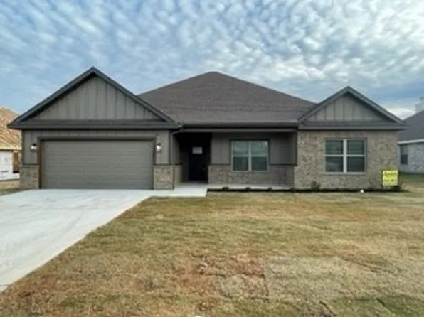 108 Wiley St, Stephenville, TX 76401