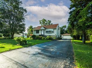 7945 W 91st St, Hickory Hills, IL 60457