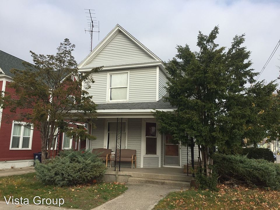 1st image of 1 W 17th St