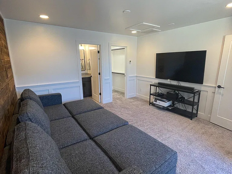 4th Floor Bedroom