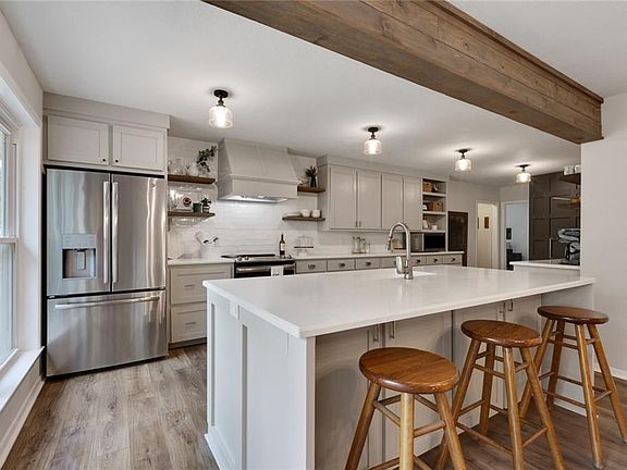 5th image of 10021 Burgundy Ln