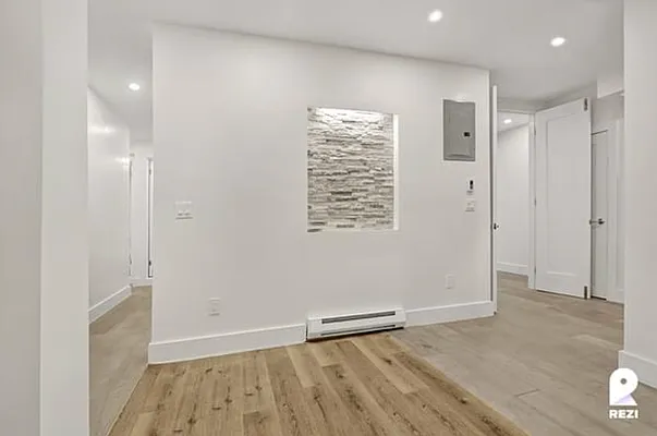 Rented by REZI | media 14