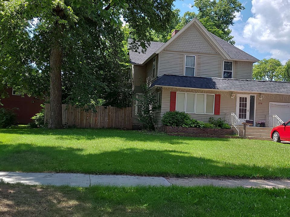 2nd image of 1208 F Ave