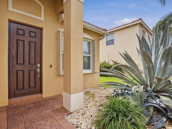 3rd image of 10425 Pearwood Place