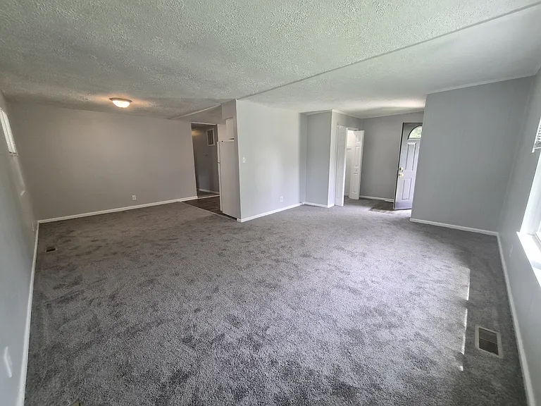 4708 Payton Ave — Photo 8