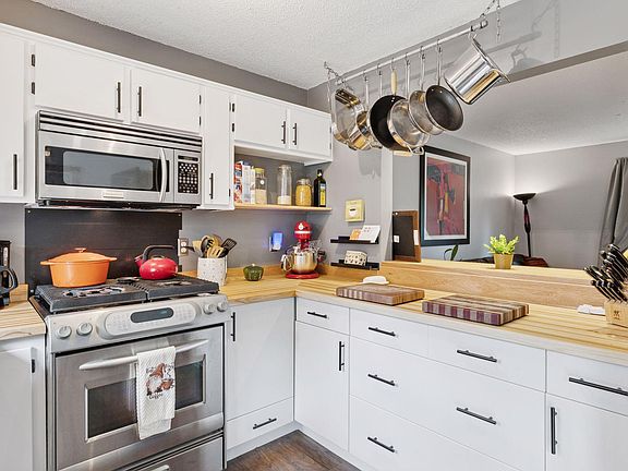 5th image of 10170 Tamarack St NW