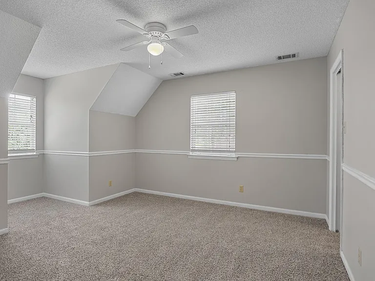300 Davis Rd — Photo 23