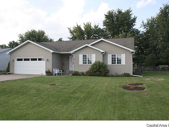 3rd image of 204 E Lynwood Dr