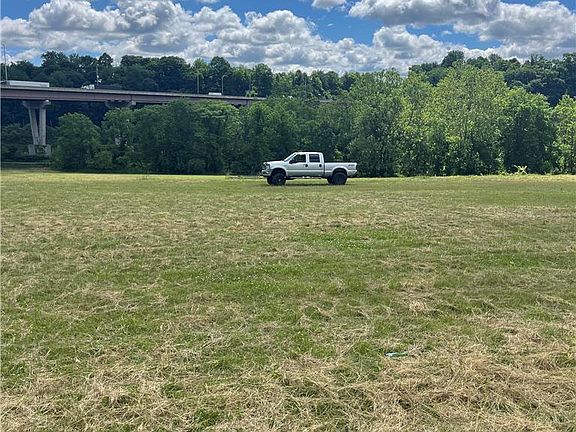 3rd image of 405 S Delaware Dr