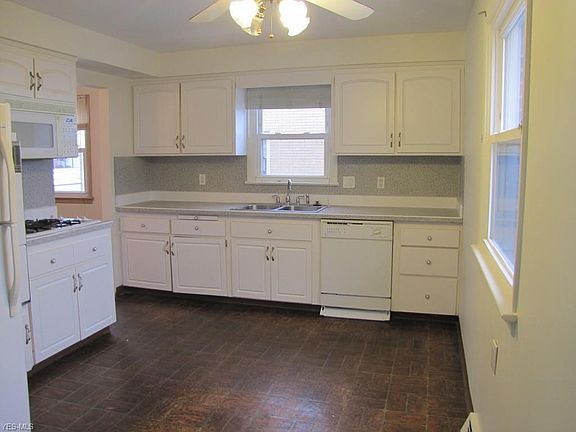 5th image of 1215 Bonnie Ln