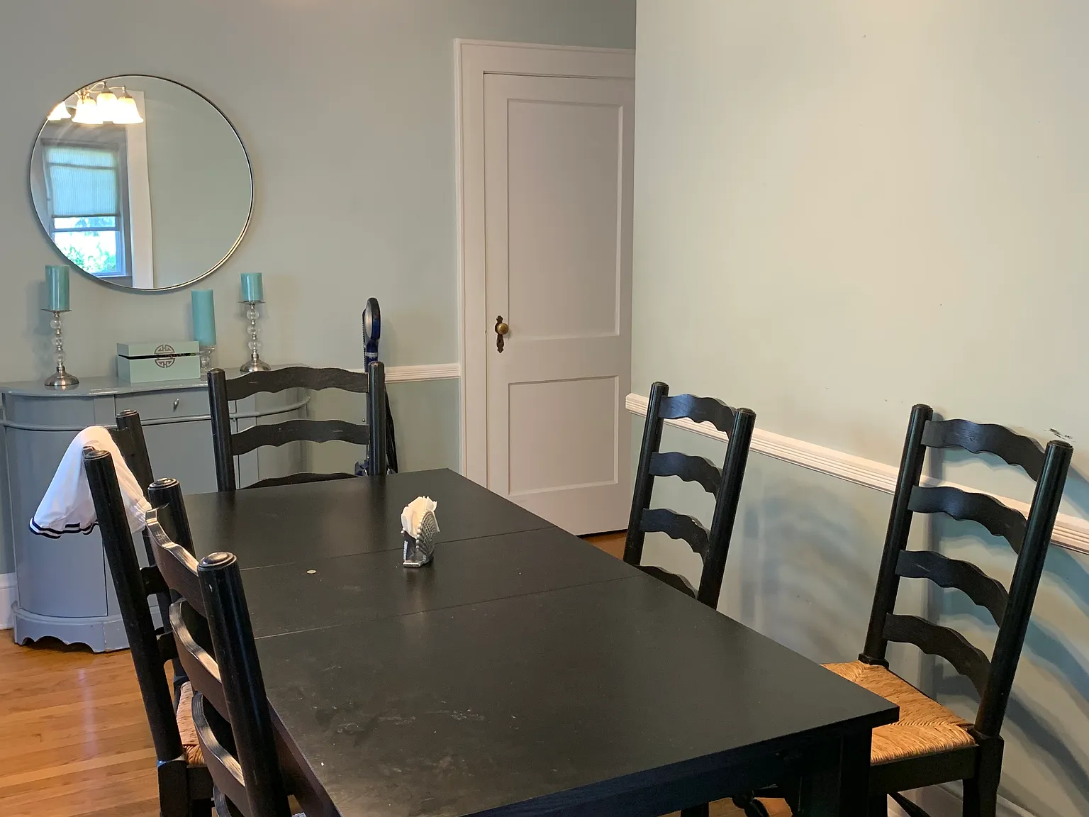 3 bed, 1.5 bath, 1400 sqft, $4,800 — Photo 4