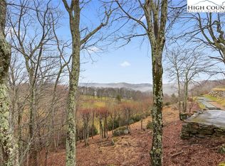 120 Clubhouse Dr, Banner Elk, NC 28604
