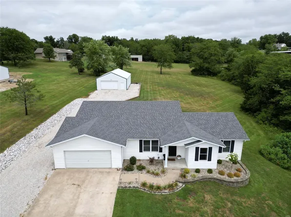 61 Westminister Dr, Moscow Mills, MO 63362
