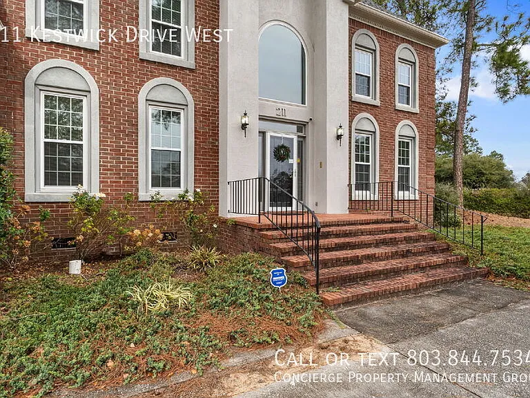 211 Kestwick Dr W — Photo 3