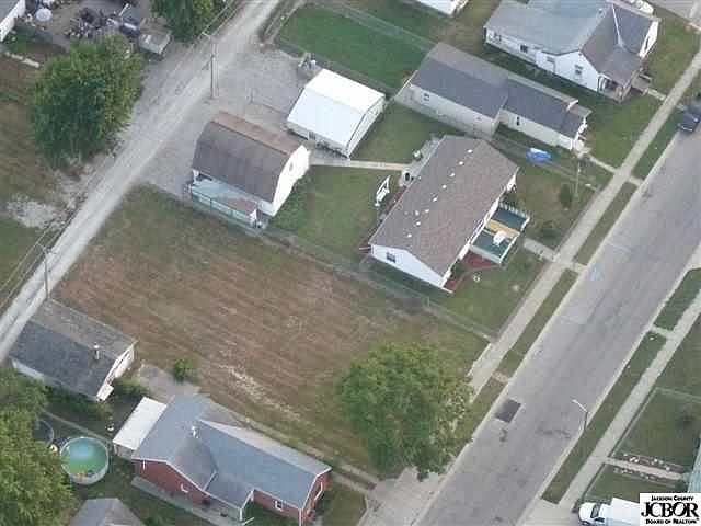 1st image of 811 W Brown St