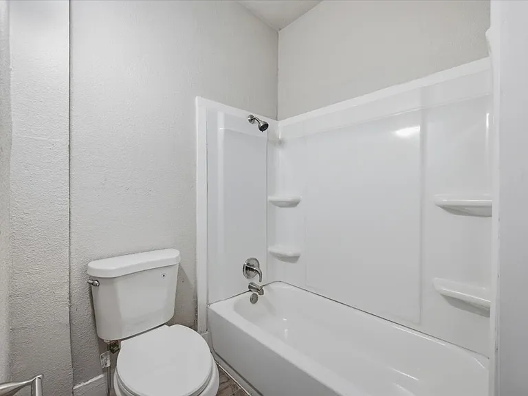 711 Brown St #A — Photo 12