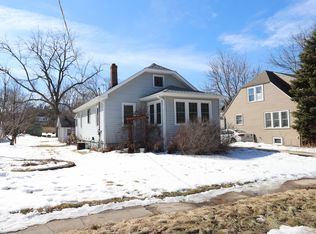 216 E Donovan Ave, Woodstock, IL 60098