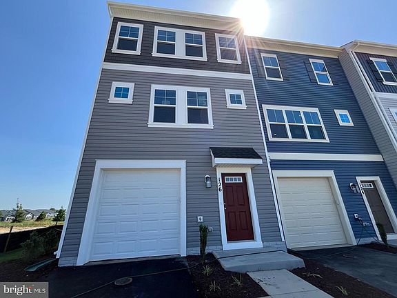 3rd image of 126 Swansong Pl