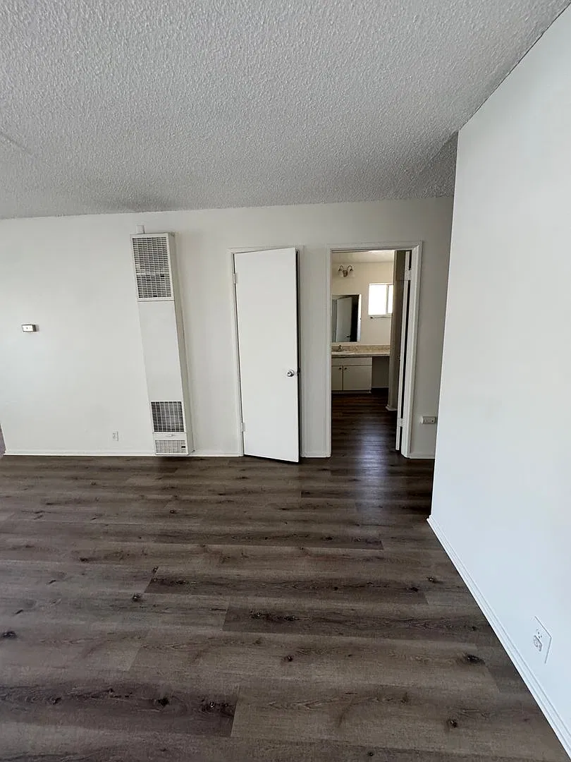 25280 — Photo 3