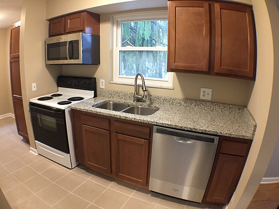 3rd image of 329 Telford Ave