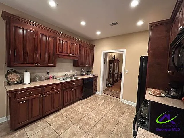 103 Winthrop Ct — Photo 7