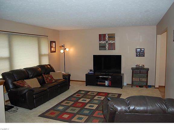 2nd image of 1496 Turnberry Dr