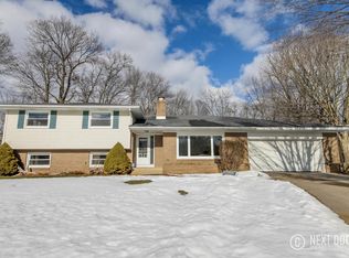 605 Summerset Dr, Georgetown Tp, MI 49428