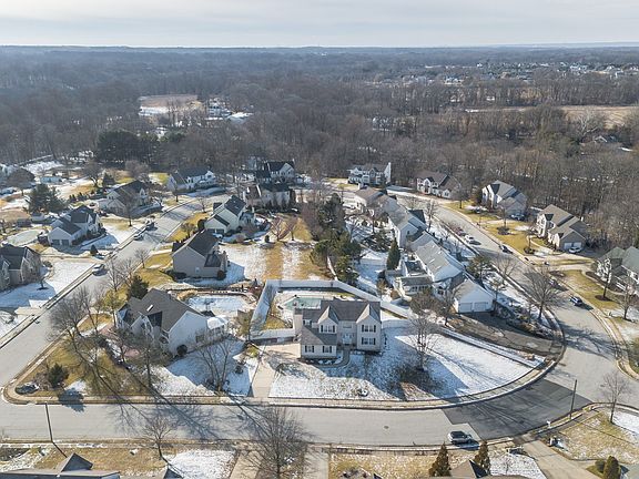 2nd image of 12 Orchard Dr