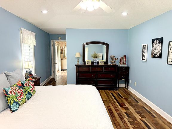 3rd image of 113 Tallokas Cir