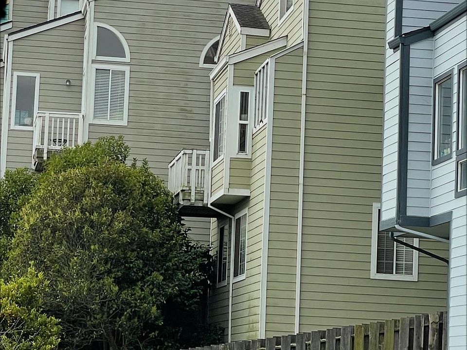 2nd image of 8 Nancy Ln