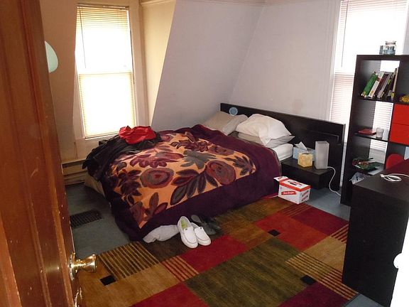 3rd image of 2711 Delaware St SE #1