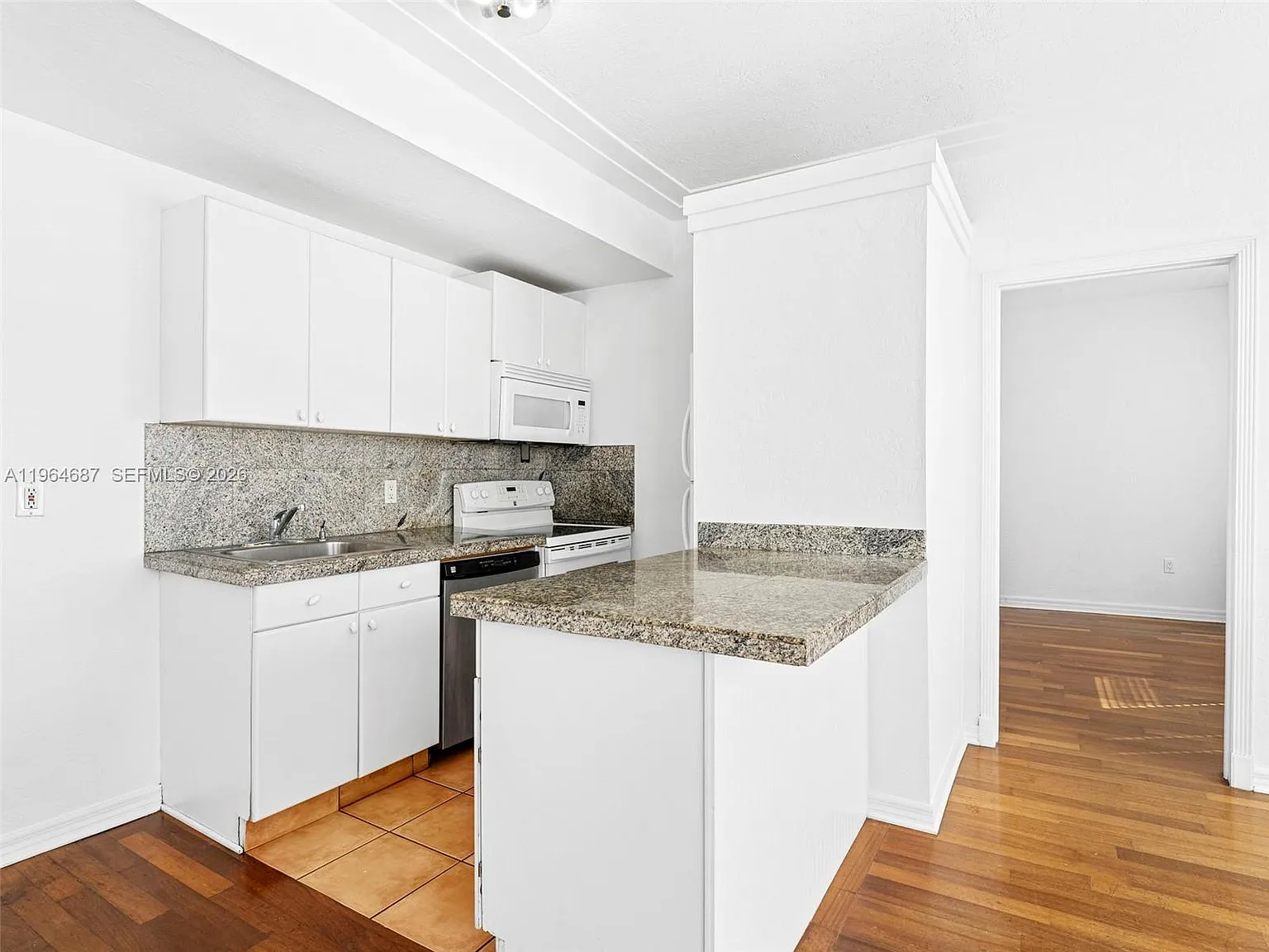 Penn Plaza Condo — Photo 2
