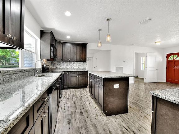 5th image of 2222 Avenue B SW