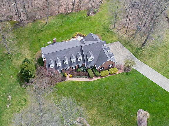 4th image of 5455 Woodland Pl