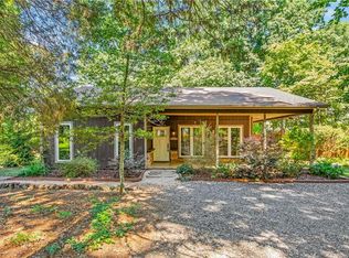 634 Eisenhower St, Yadkinville, NC 27055