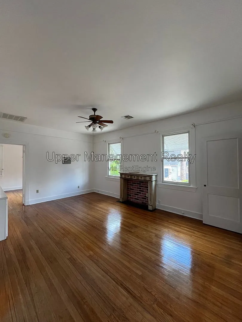 3 bed, 2.0 bath, 1500 sqft, $2,000 — Photo 3